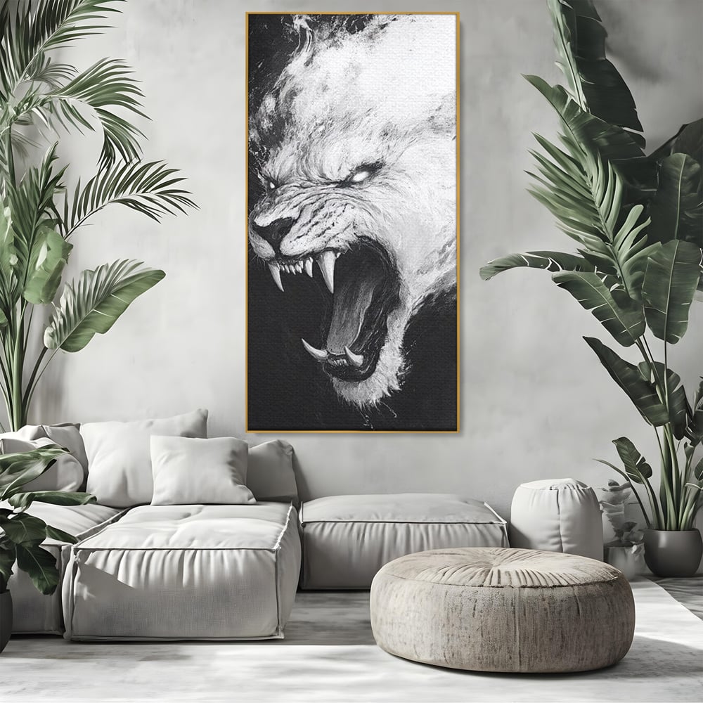 Tablou canvas cu tablou canvas cu tigru alb, in rama de aluminiu auriu, pe perete intr-un living